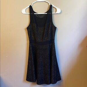 Elegant Black Sleeveless Dress (Bin M)​